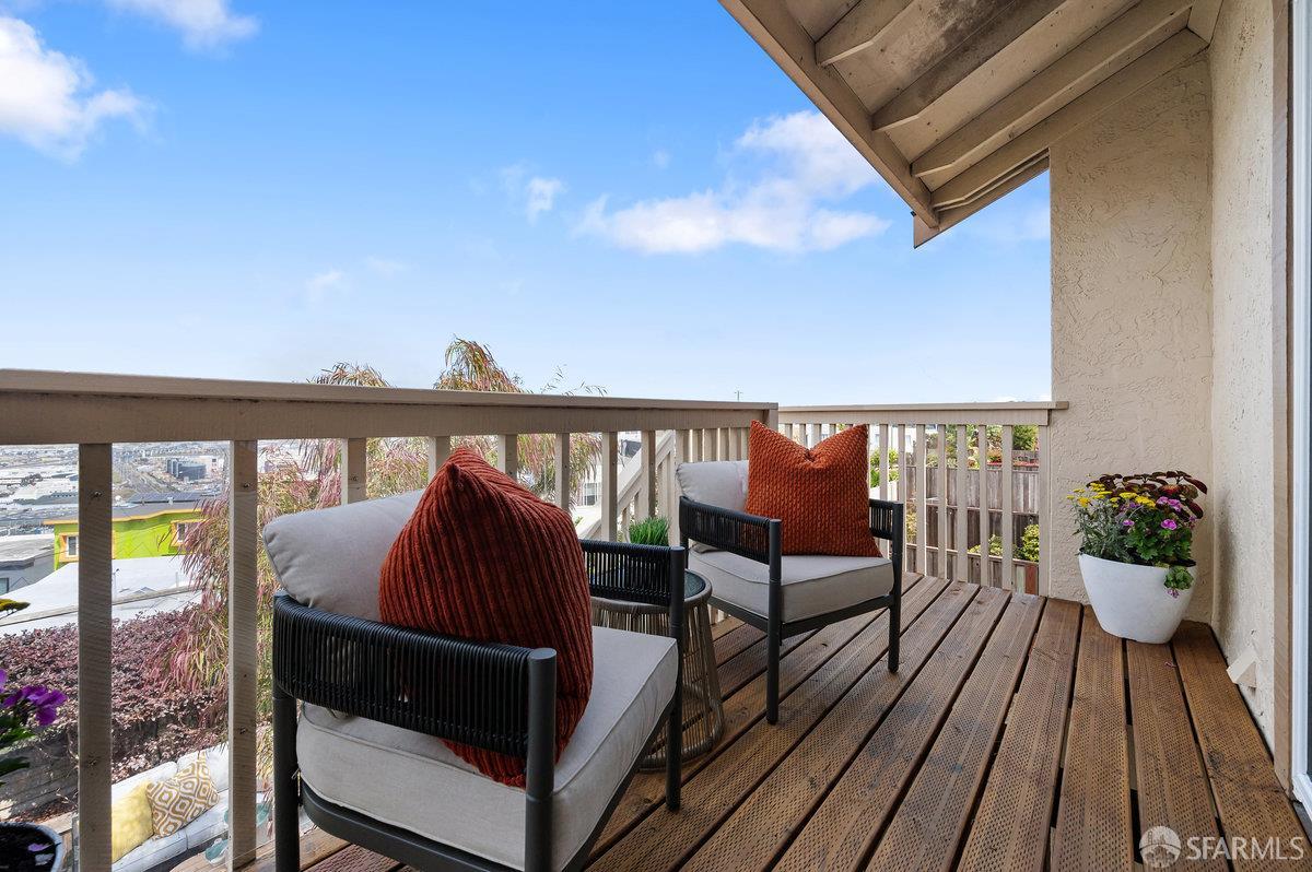 200 Bayview Circle