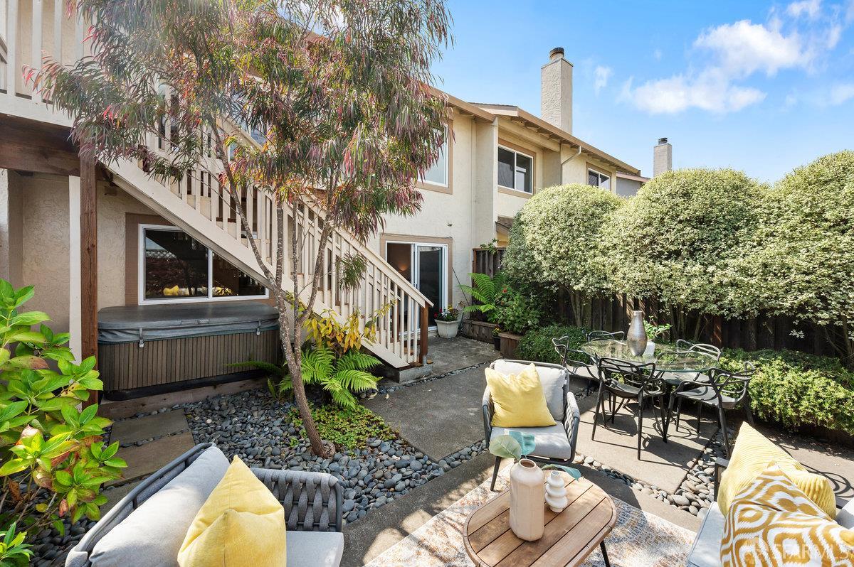 200 Bayview Circle