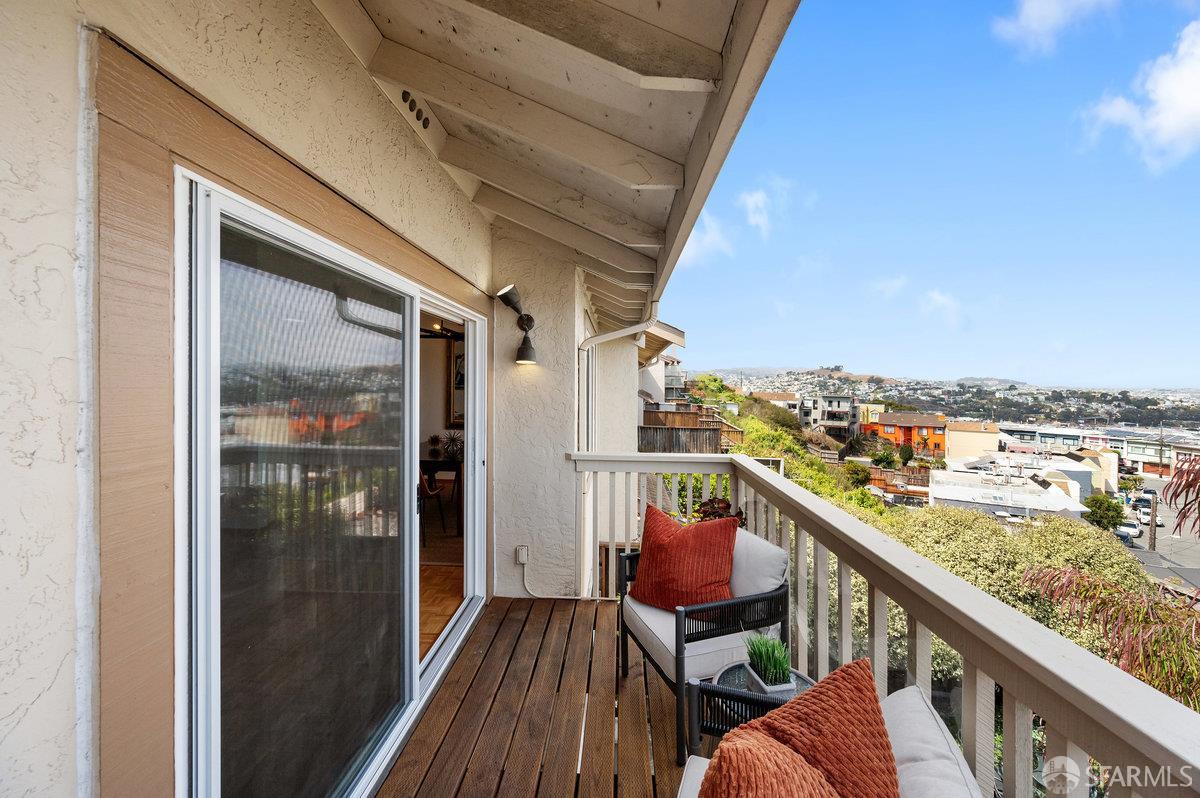 200 Bayview Circle