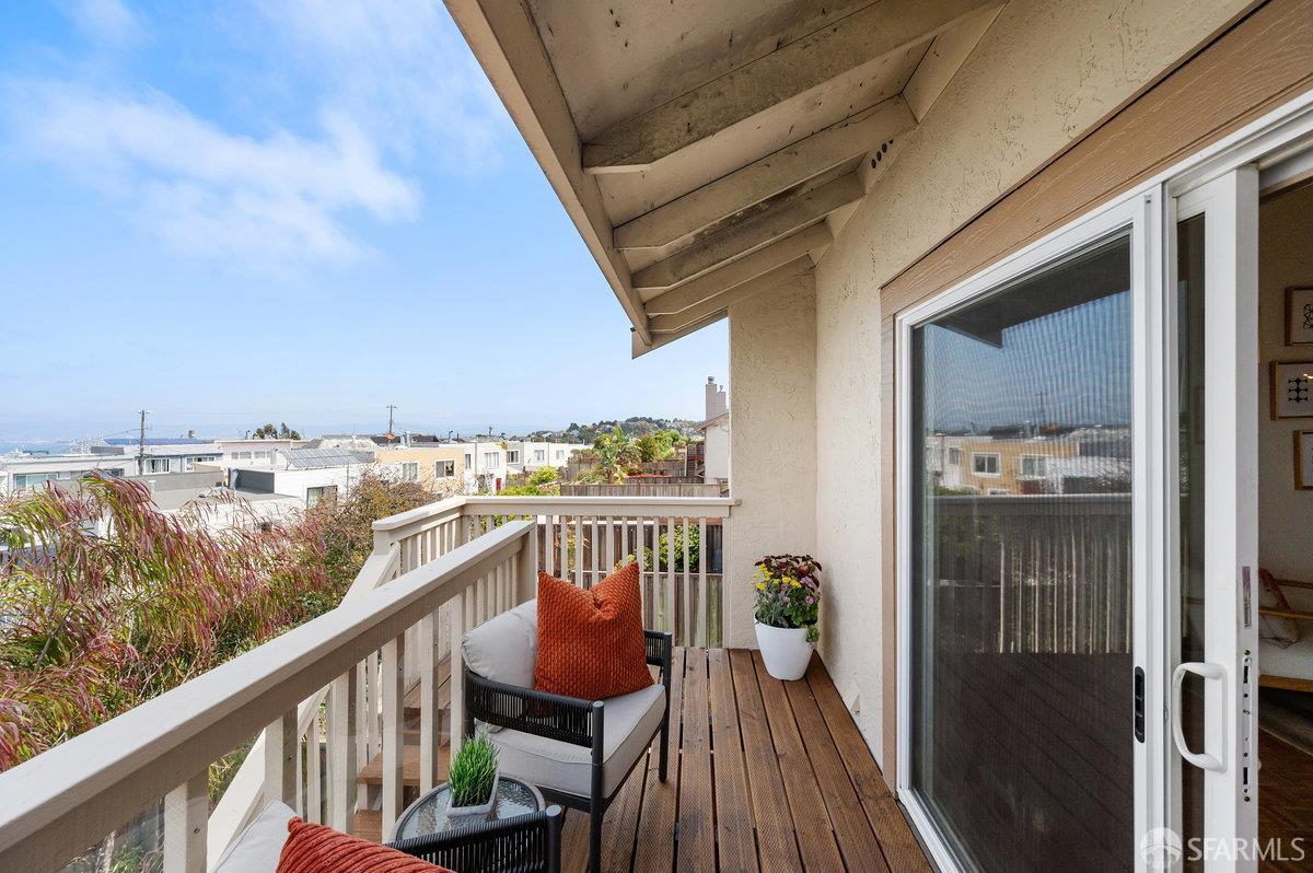 200 Bayview Circle