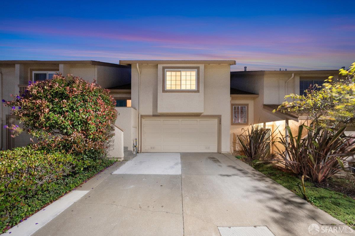 200 Bayview Circle