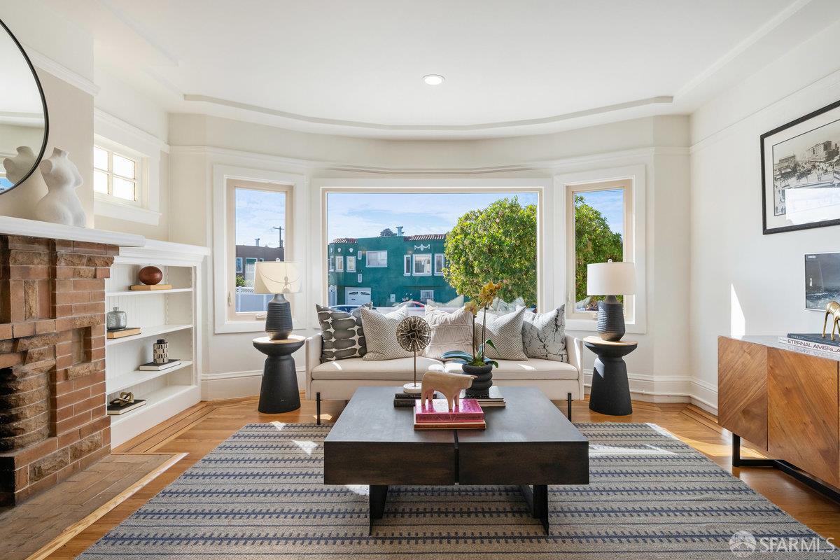 291 Capistrano Avenue