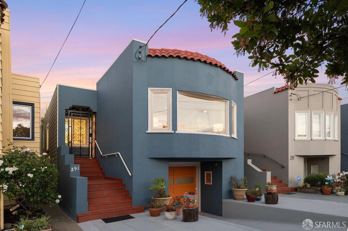 291 Capistrano Avenue