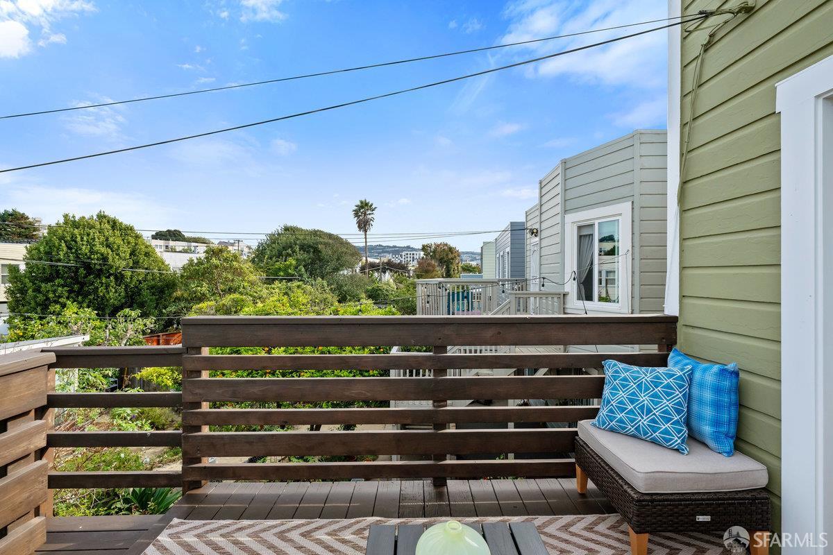 291 Capistrano Avenue