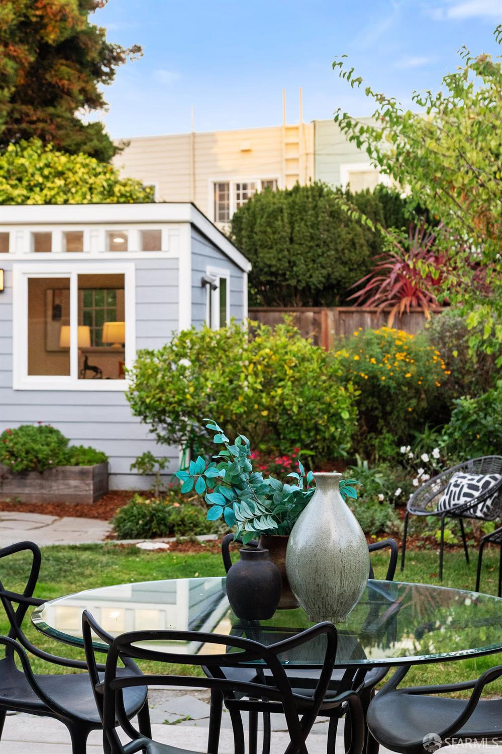 291 Capistrano Avenue