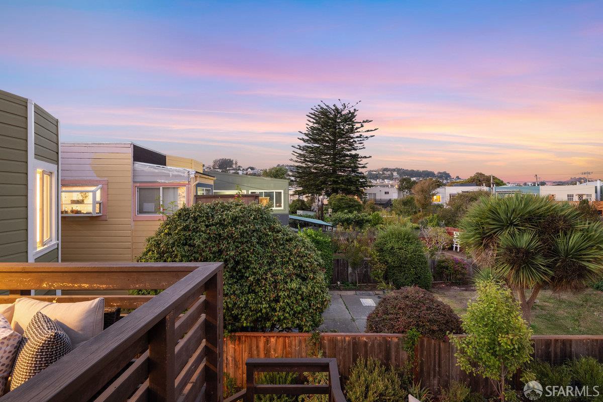 291 Capistrano Avenue