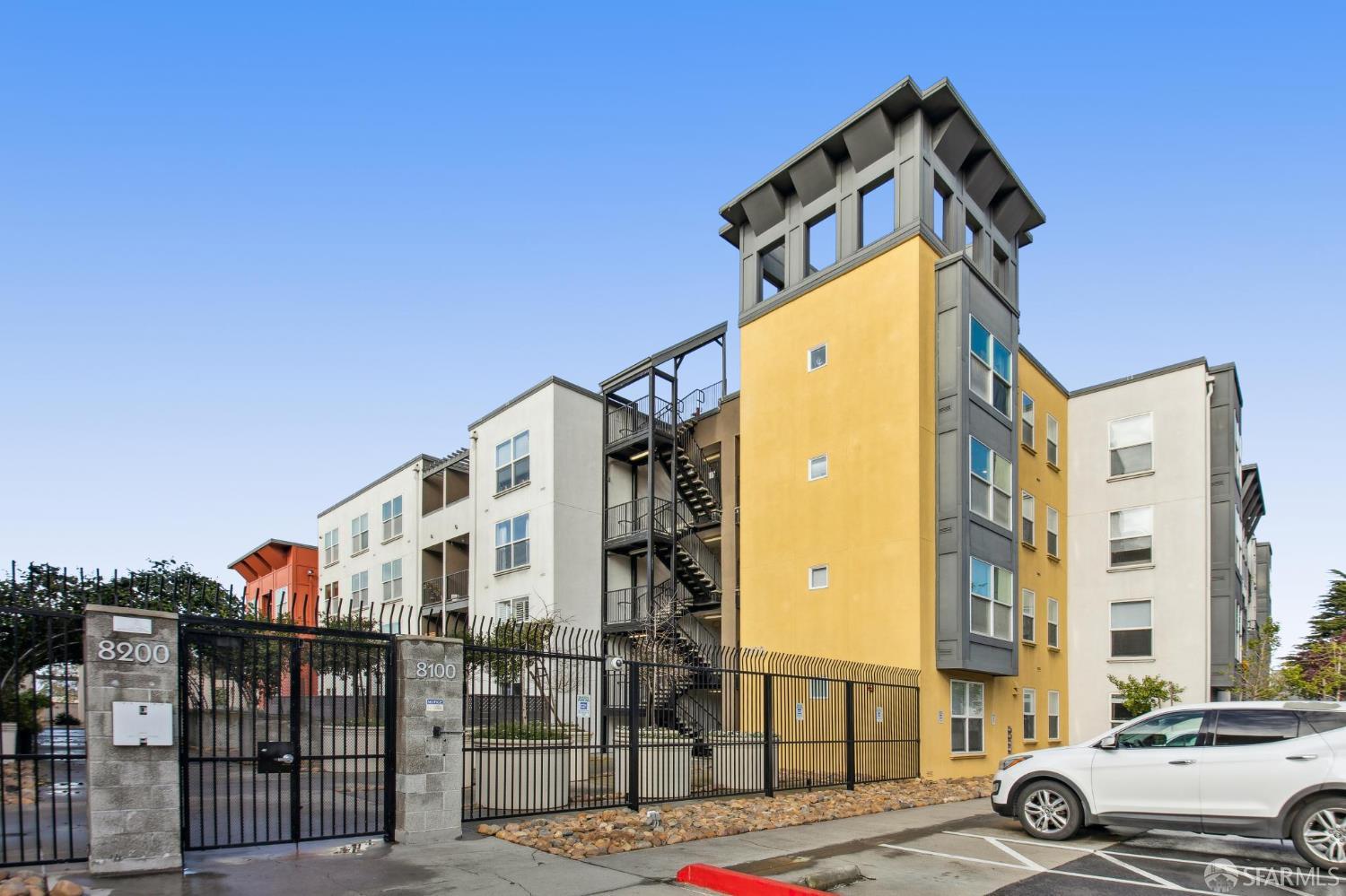 8100 Oceanview Terrace # 209