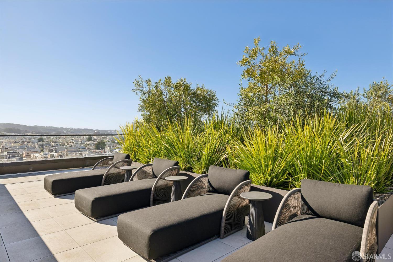 2525 Van Ness Avenue # 604