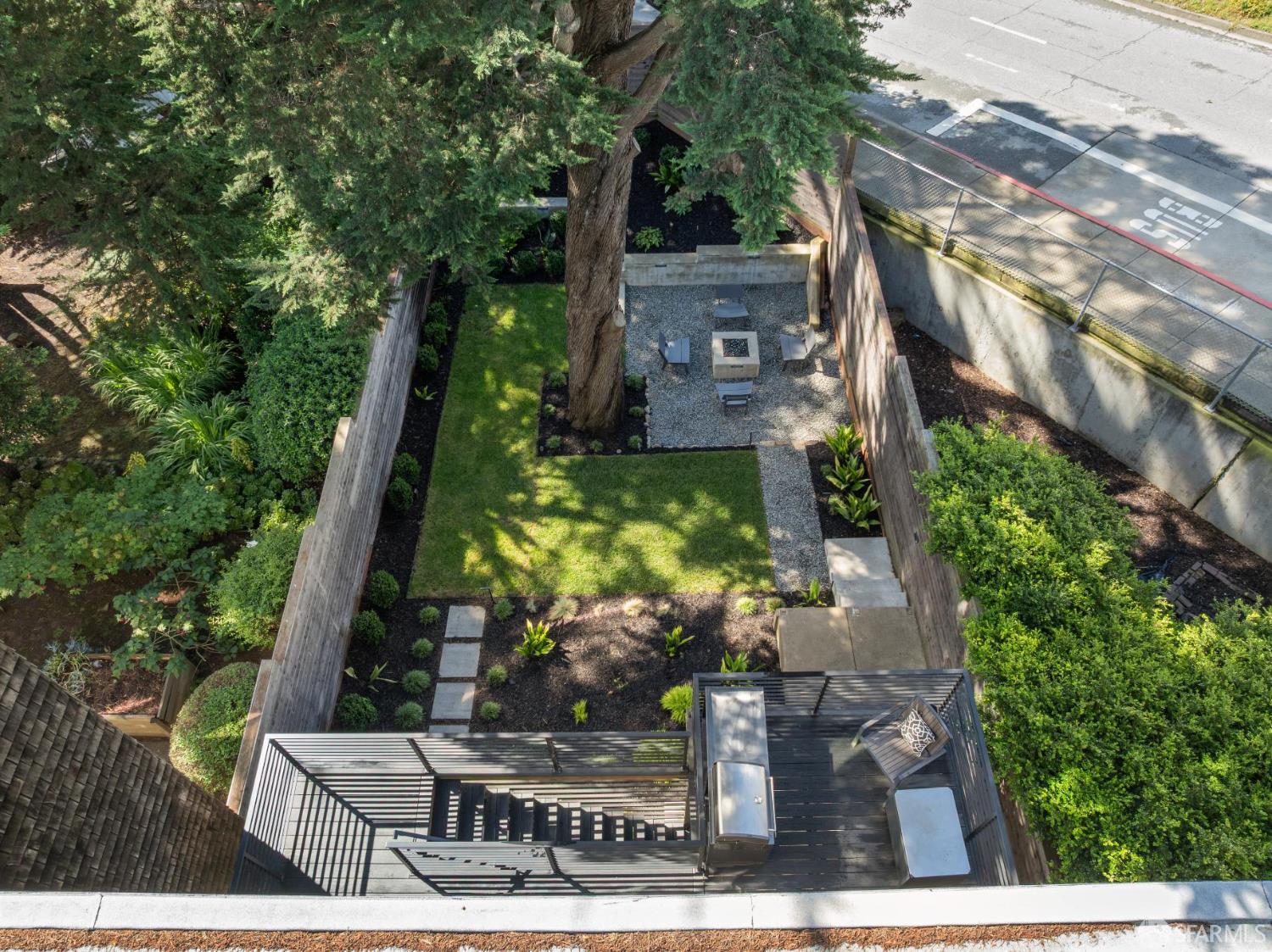 885 Duncan Street