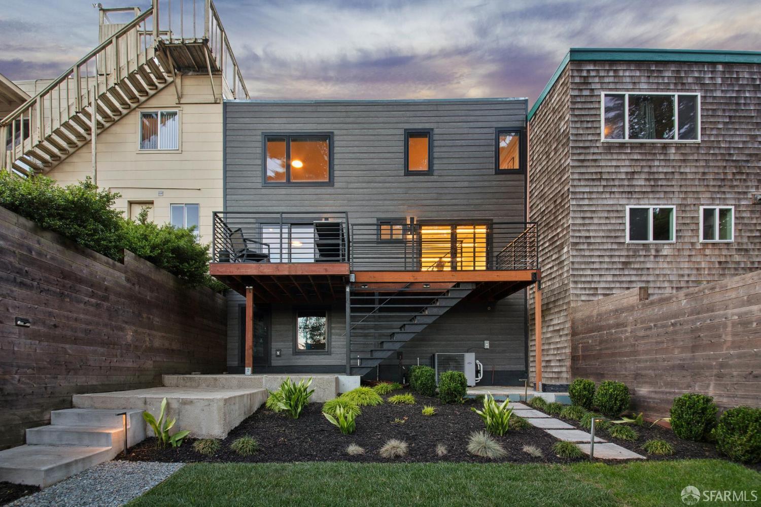 885 Duncan Street