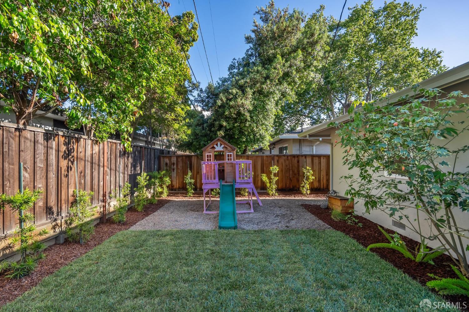 1666 Swallow Drive