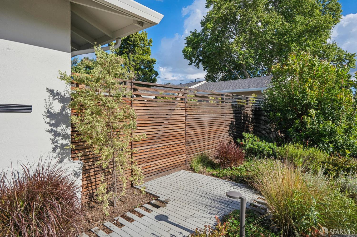 1666 Swallow Drive