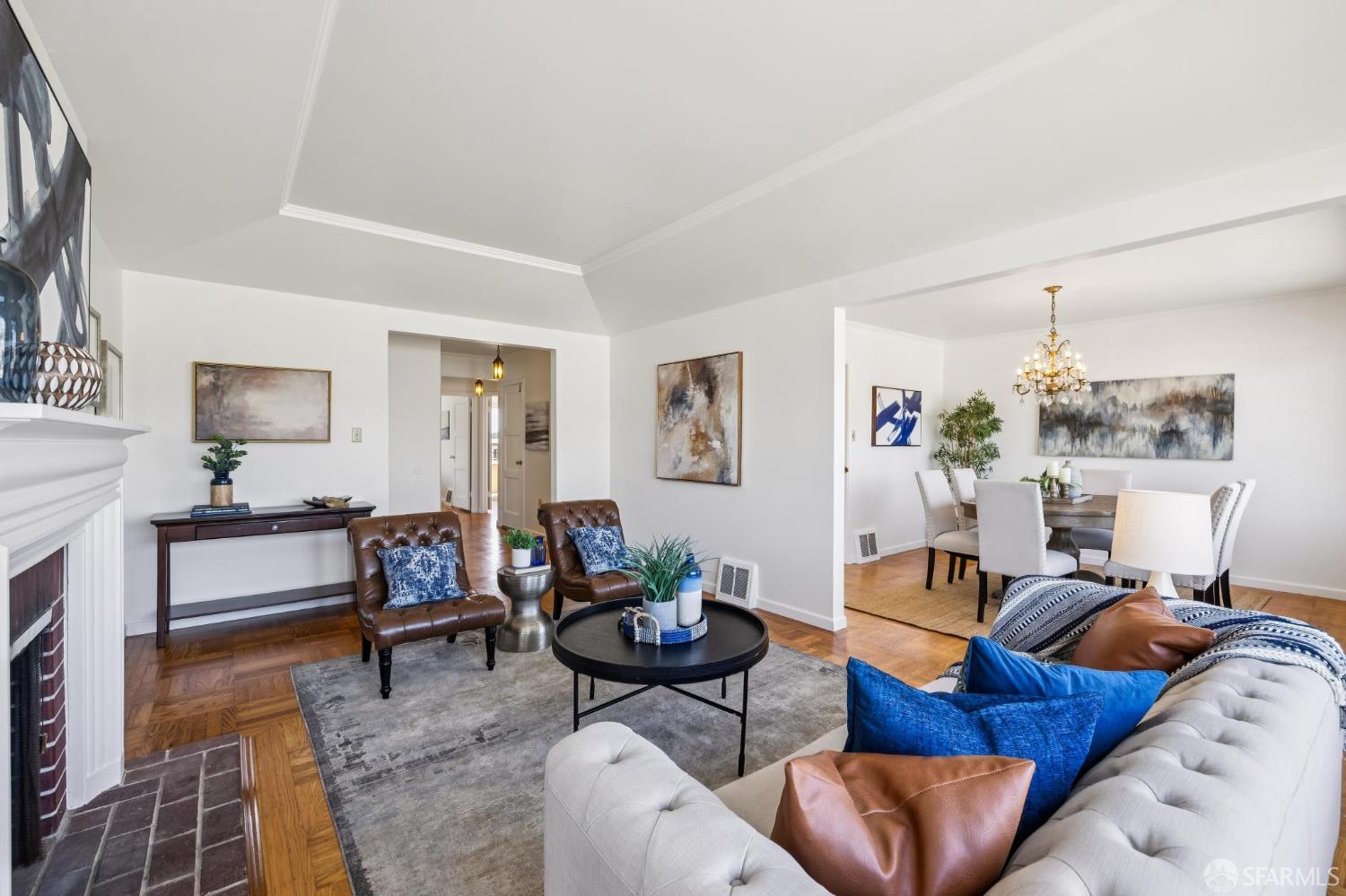 1525 Eucalyptus Drive