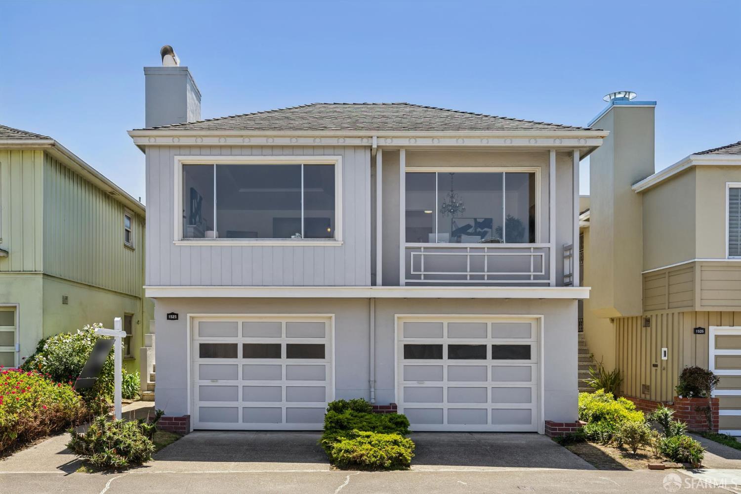 1525 Eucalyptus Drive