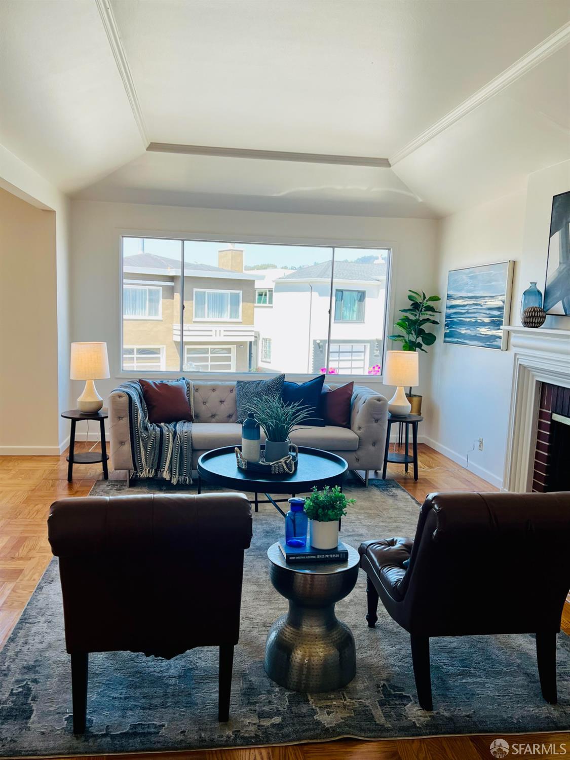 1525 Eucalyptus Drive