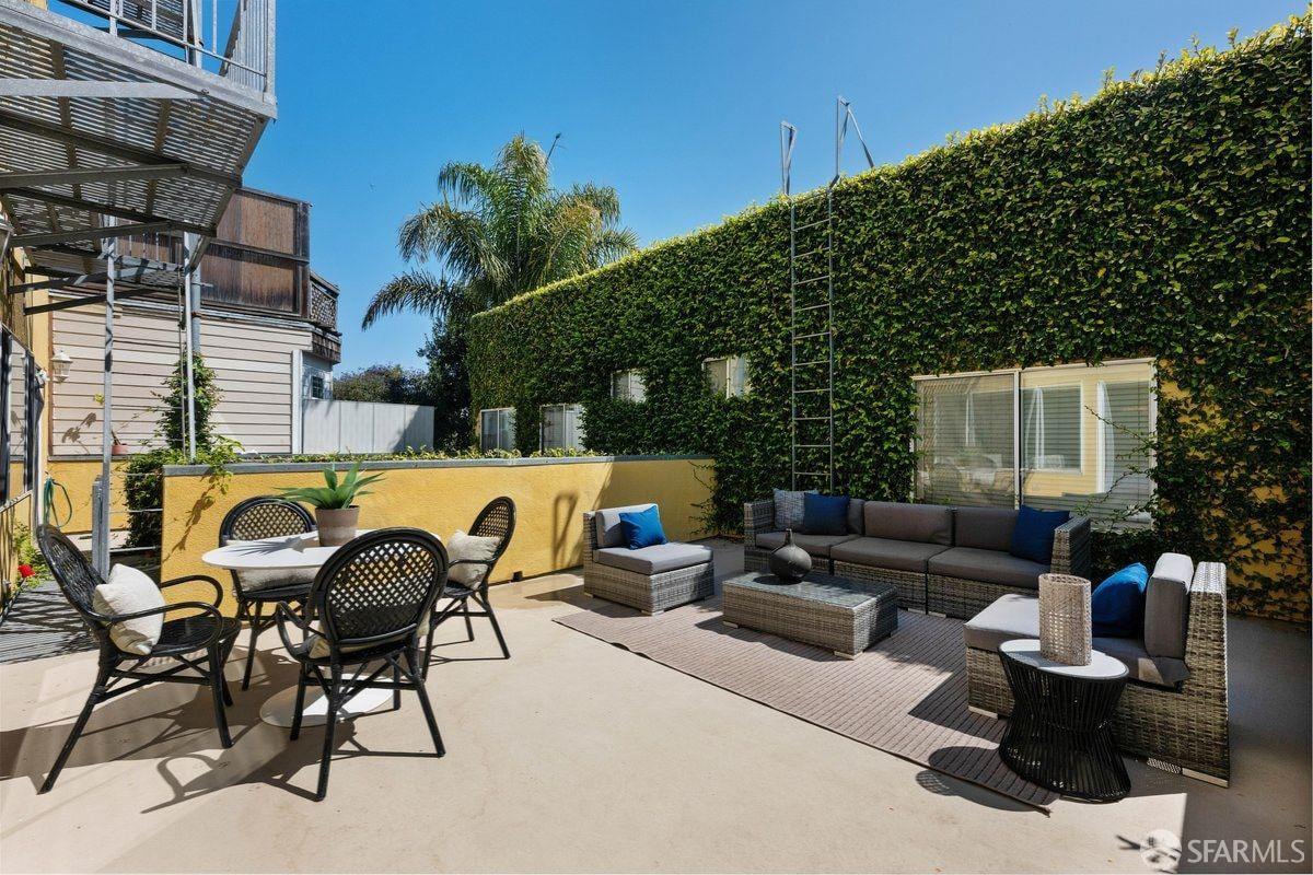 2773 Folsom Street # 201