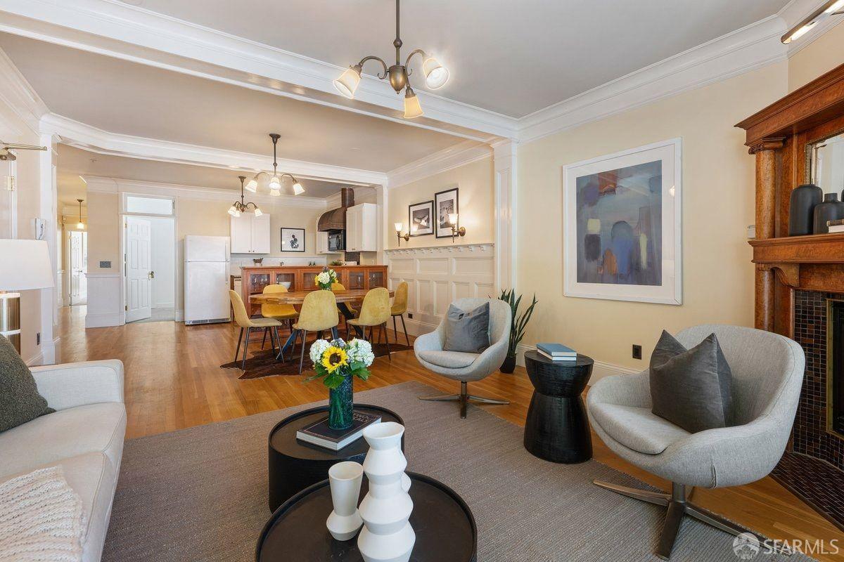 2773 Folsom Street # 201