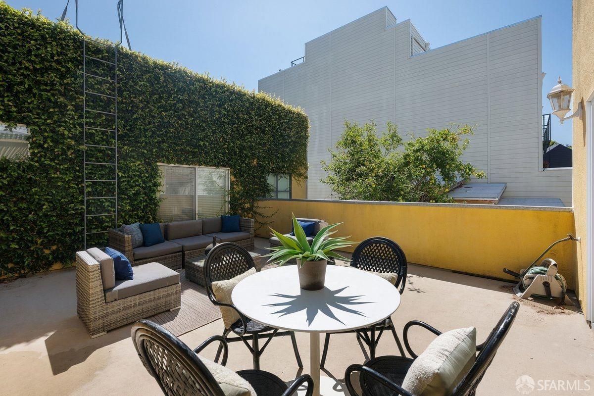 2773 Folsom Street # 201