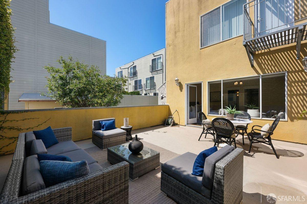 2773 Folsom Street # 201