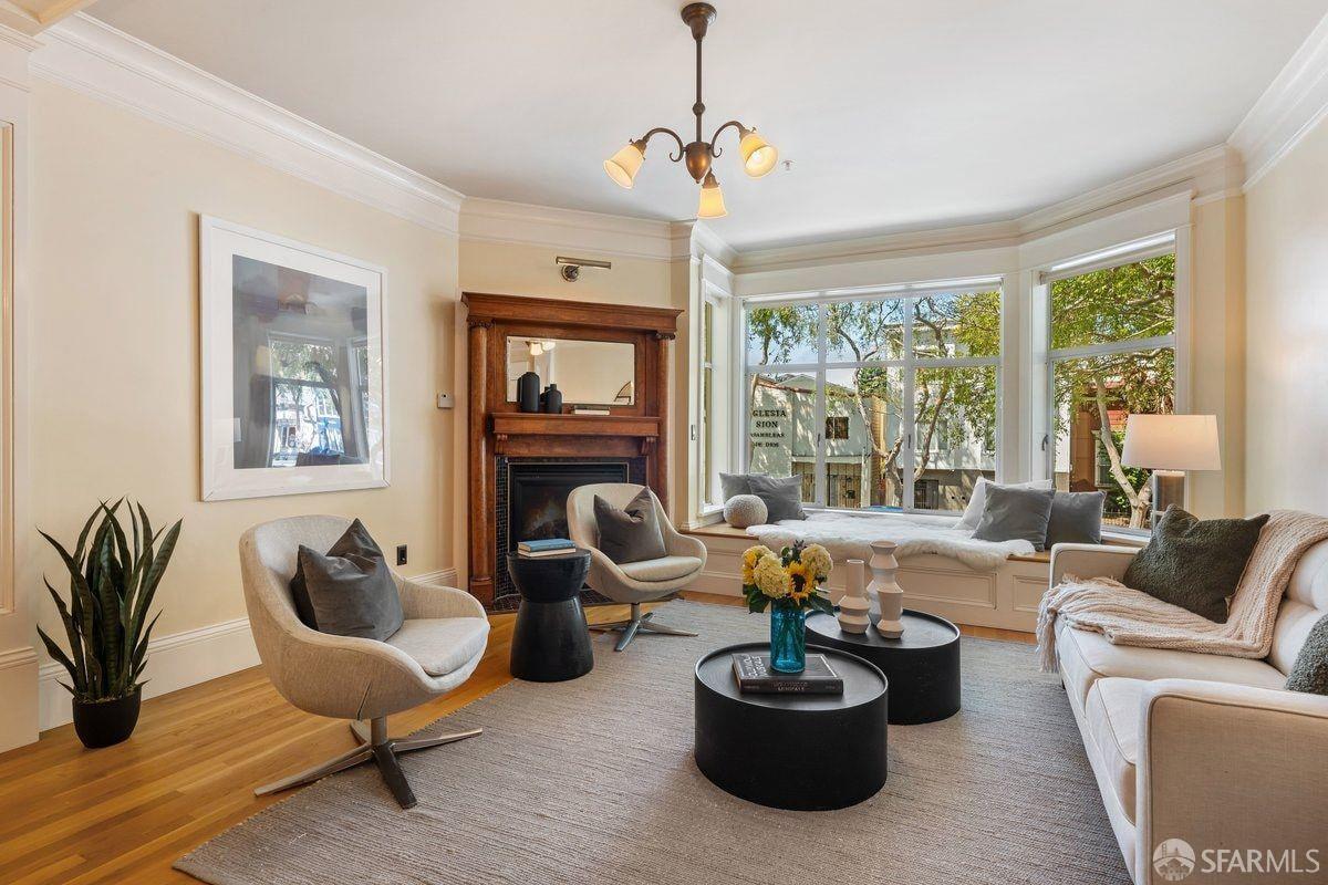 2773 Folsom Street # 201