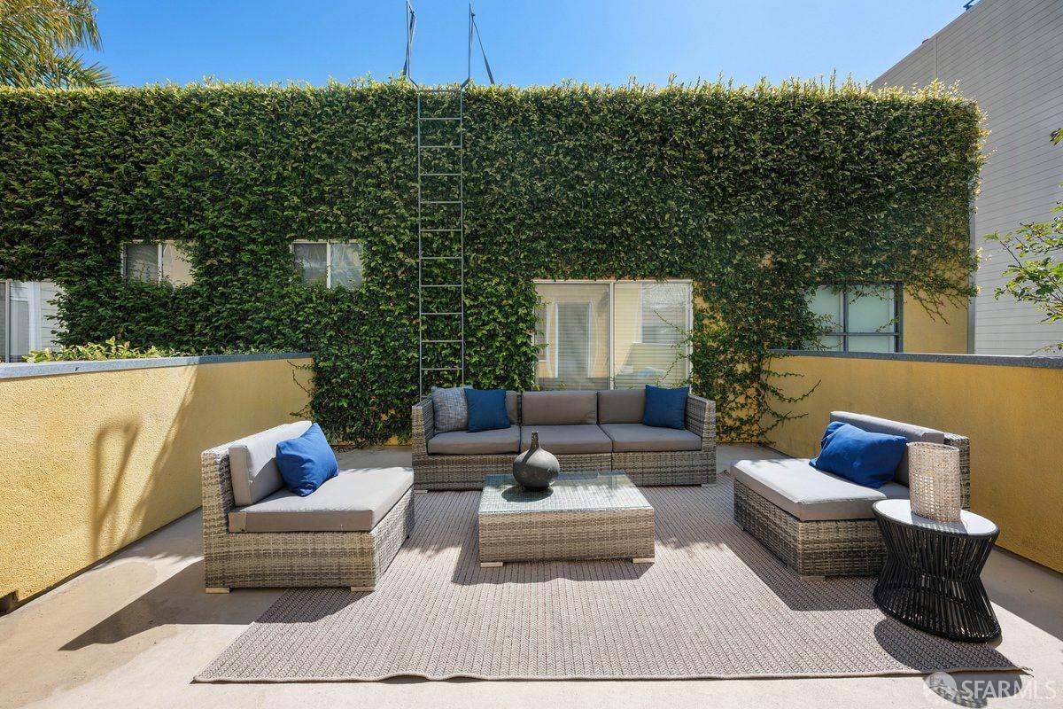 2773 Folsom Street # 201