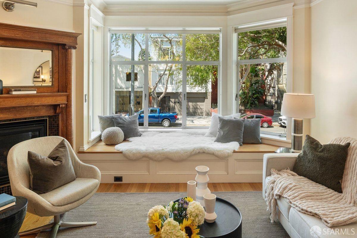 2773 Folsom Street # 201