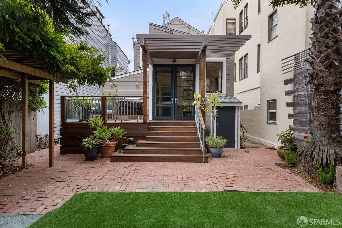 907 Treat Avenue
