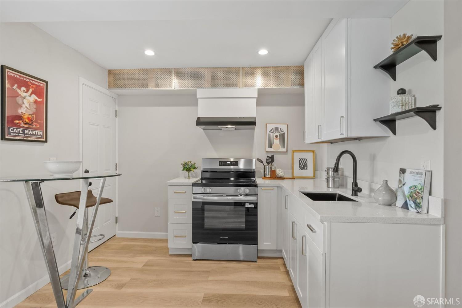 90 Peralta Avenue