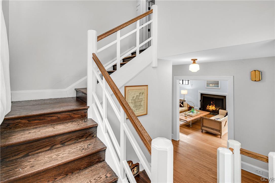 917 Hillside Avenue