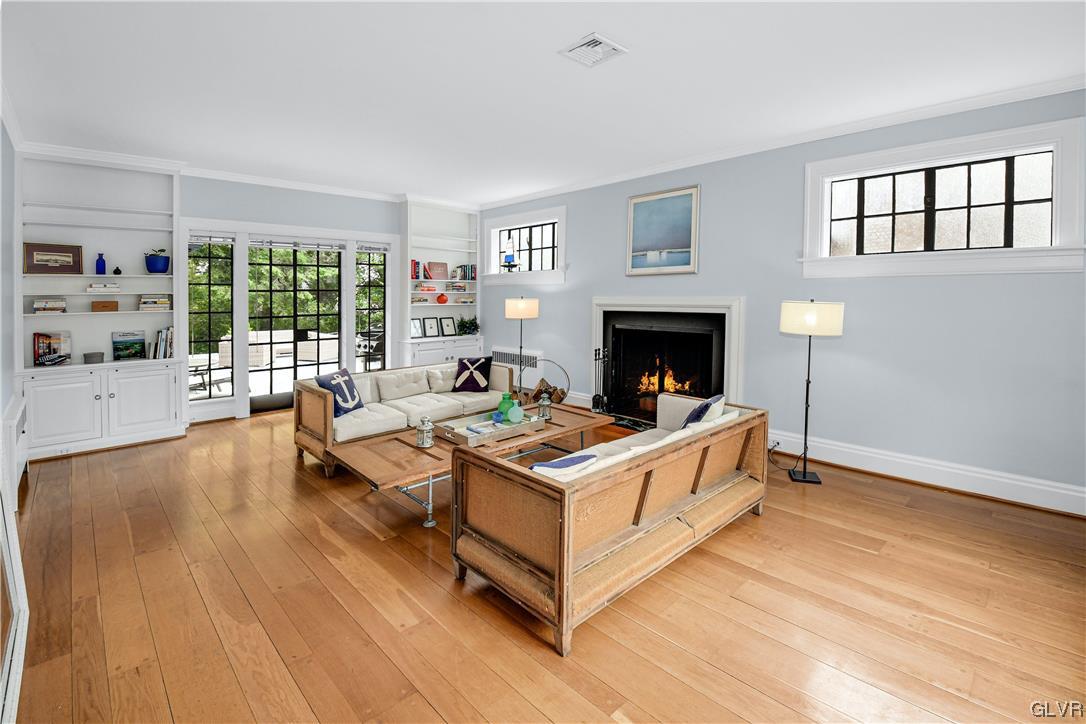 917 Hillside Avenue