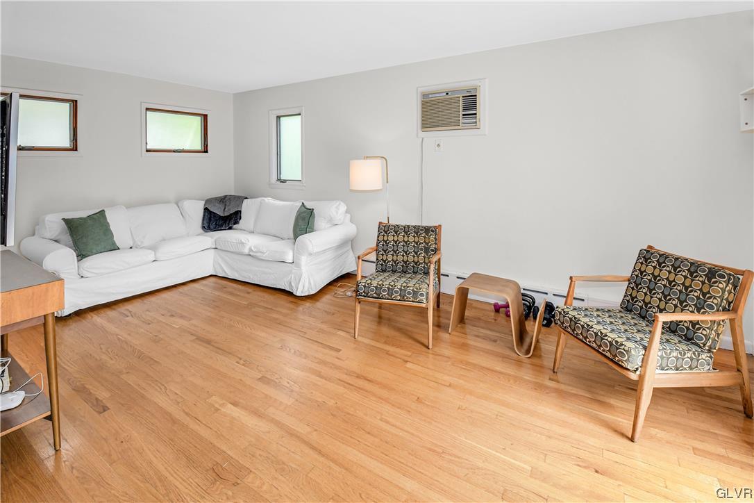 917 Hillside Avenue