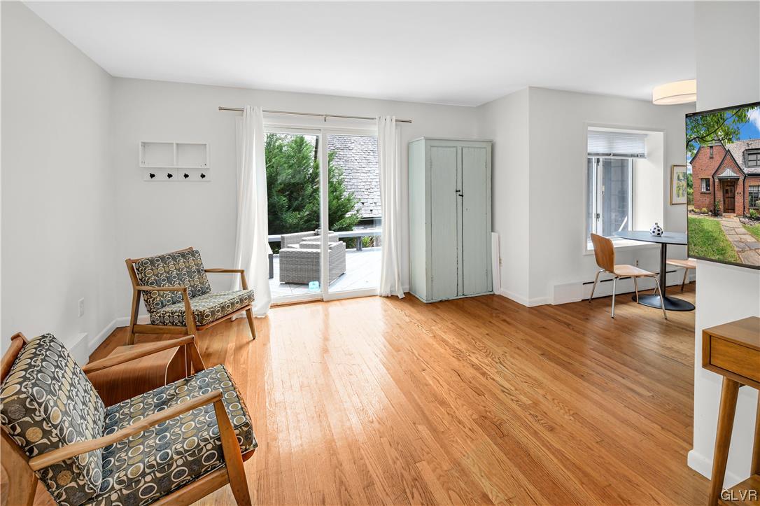 917 Hillside Avenue