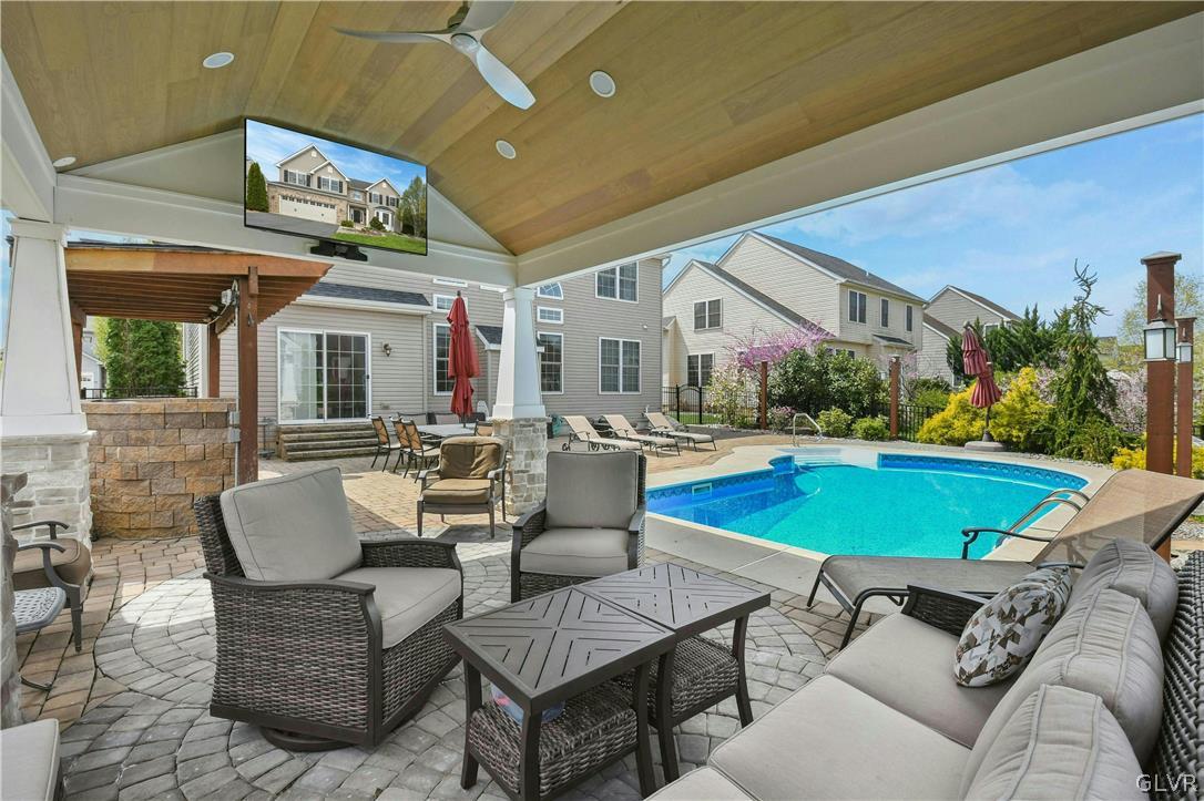 4464 Whitetail Drive
