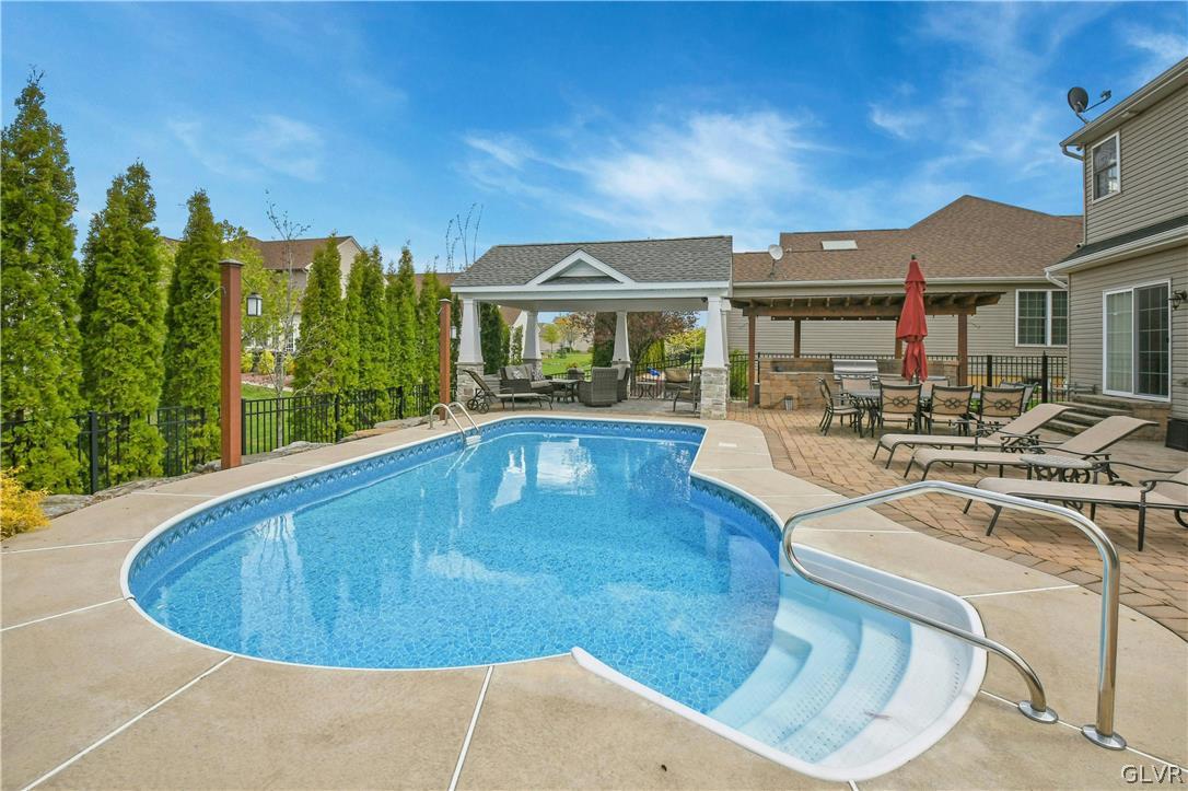 4464 Whitetail Drive