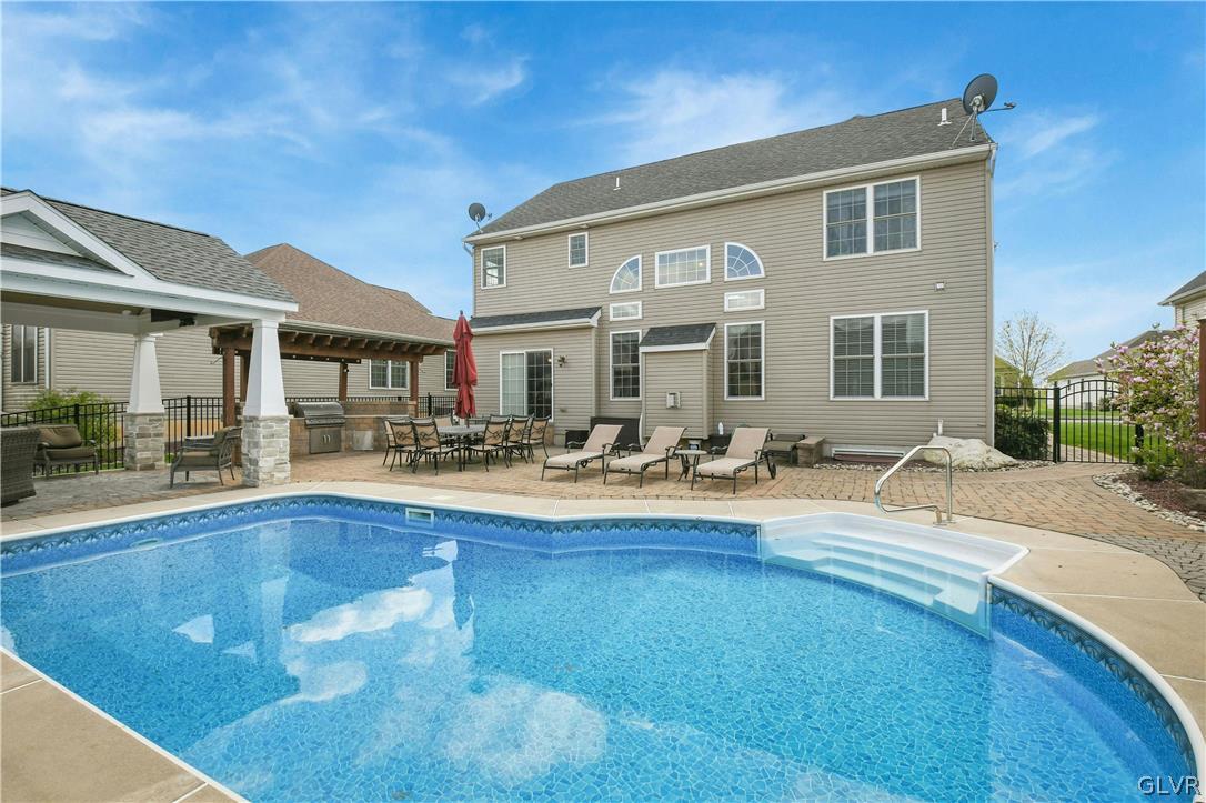 4464 Whitetail Drive