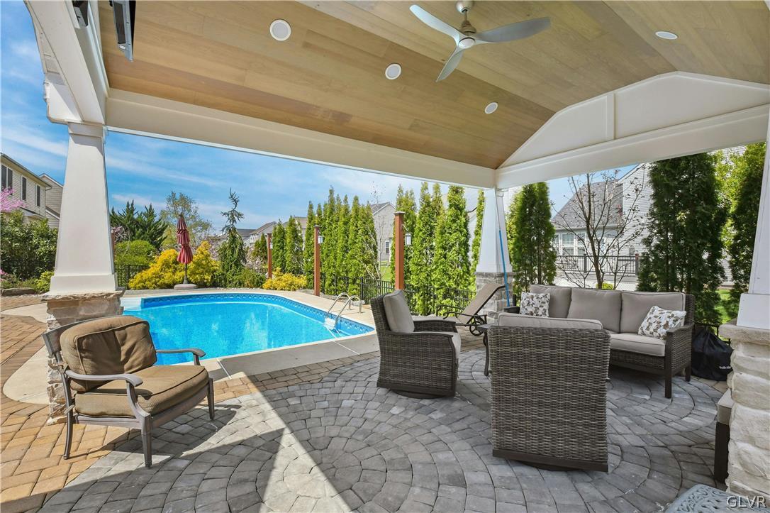 4464 Whitetail Drive