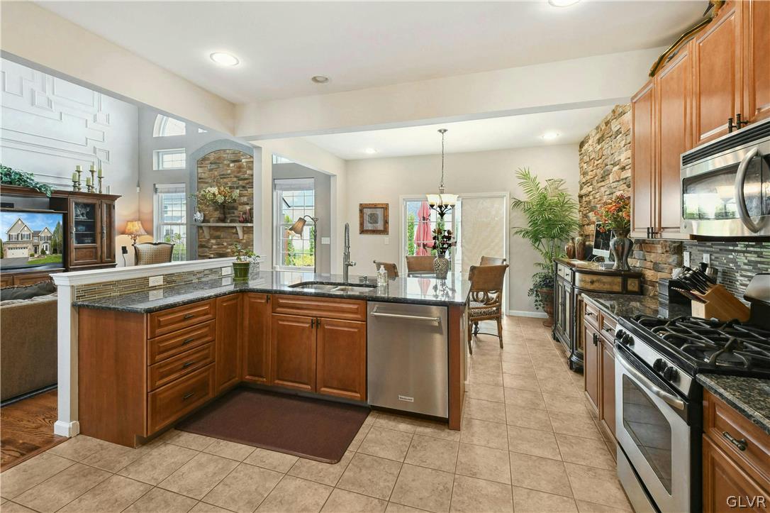 4464 Whitetail Drive