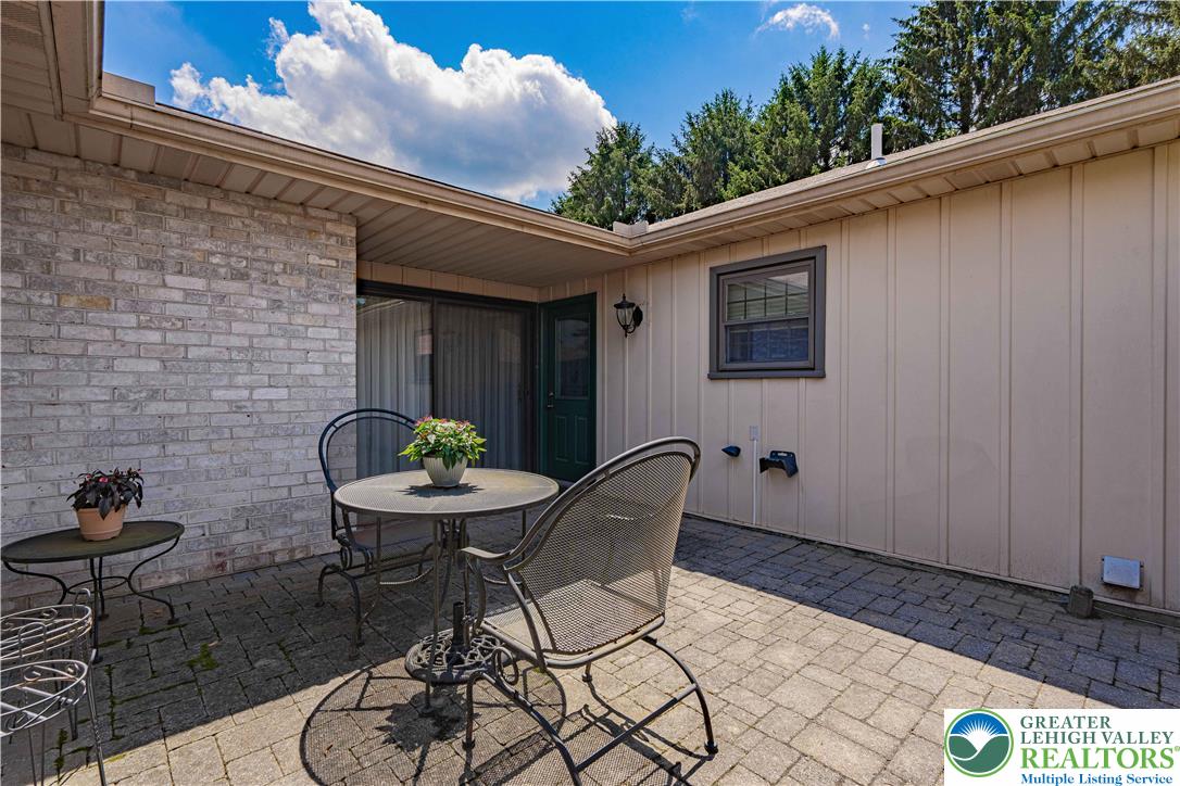 2810 Rolling Green Place
