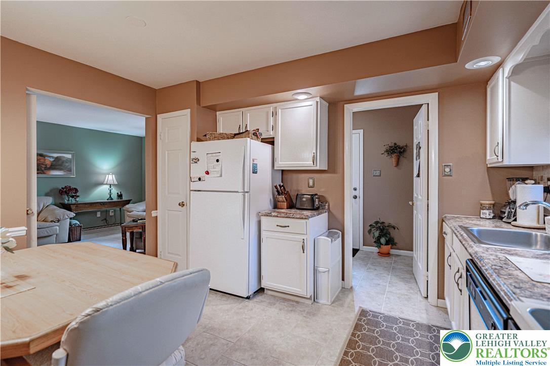 2810 Rolling Green Place