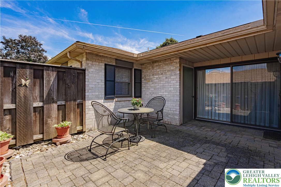 2810 Rolling Green Place