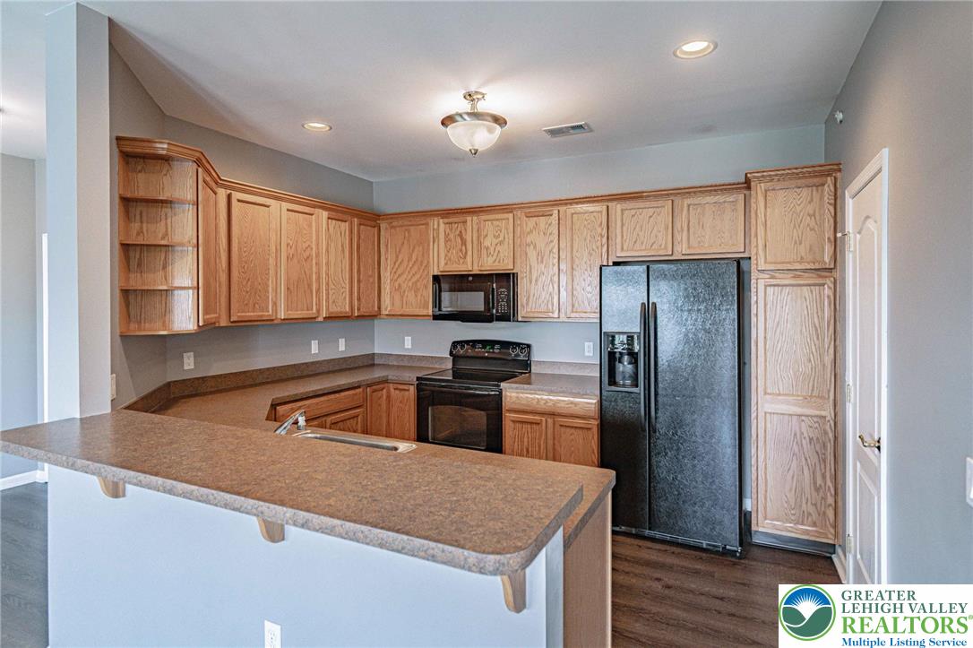 6885 Pioneer Drive