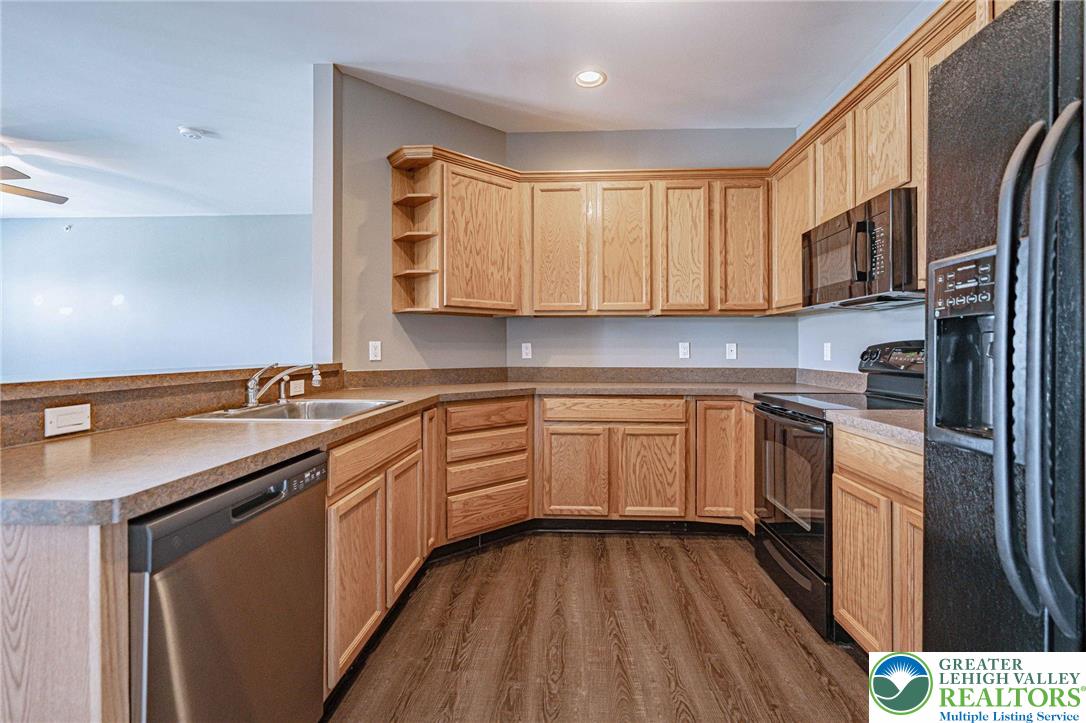 6885 Pioneer Drive