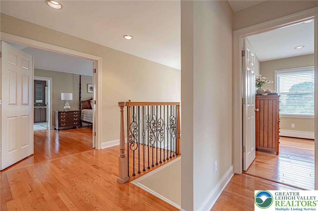 6301 Oakwood Circle