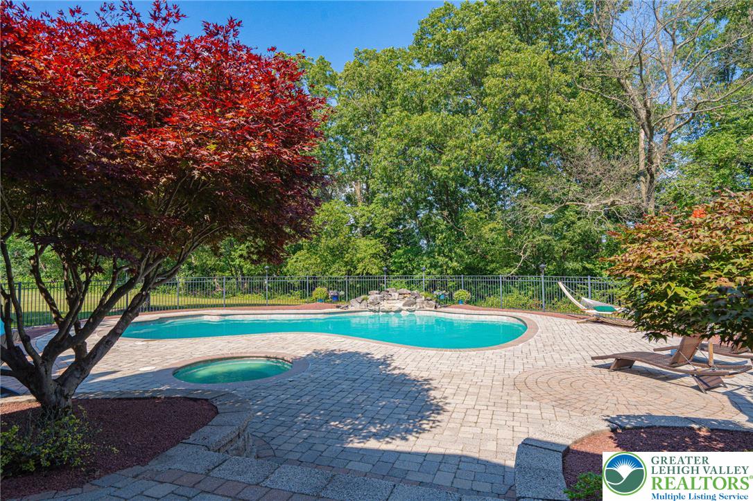 6301 Oakwood Circle