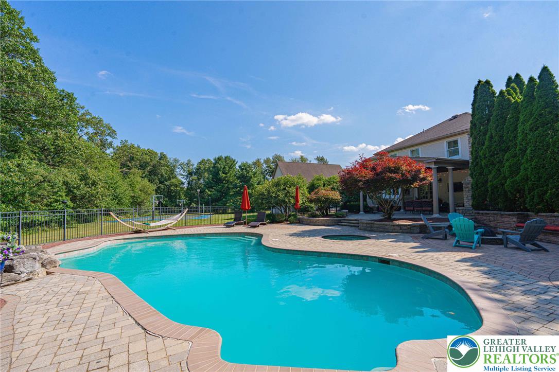6301 Oakwood Circle