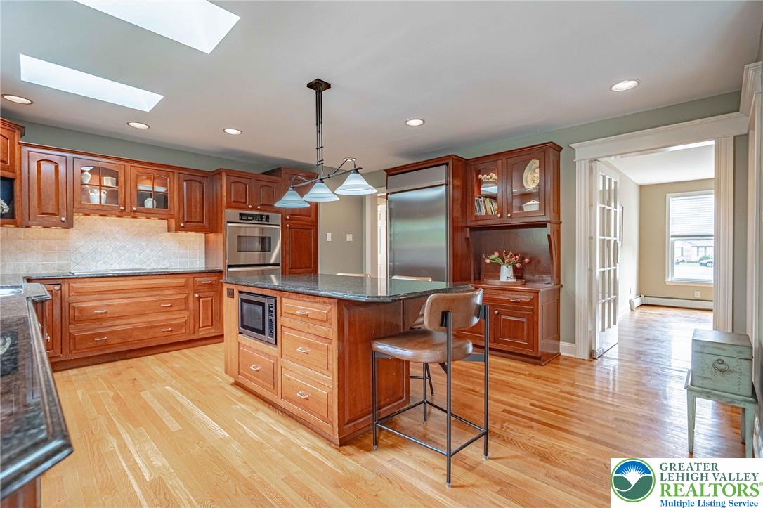 6301 Oakwood Circle