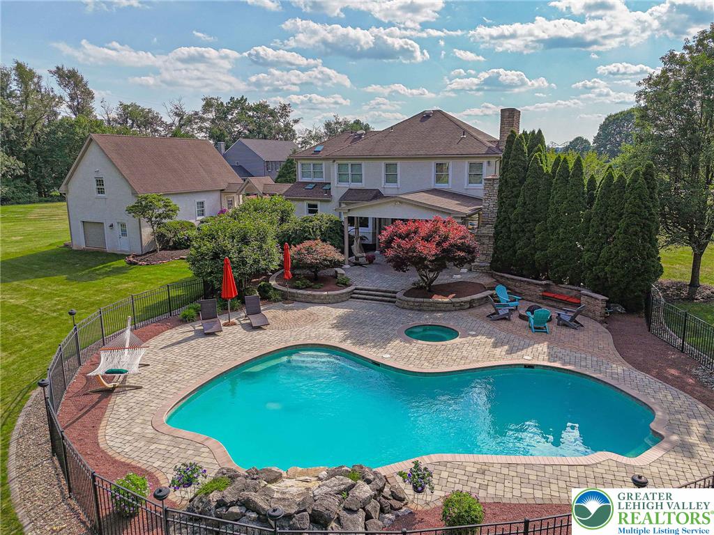 6301 Oakwood Circle