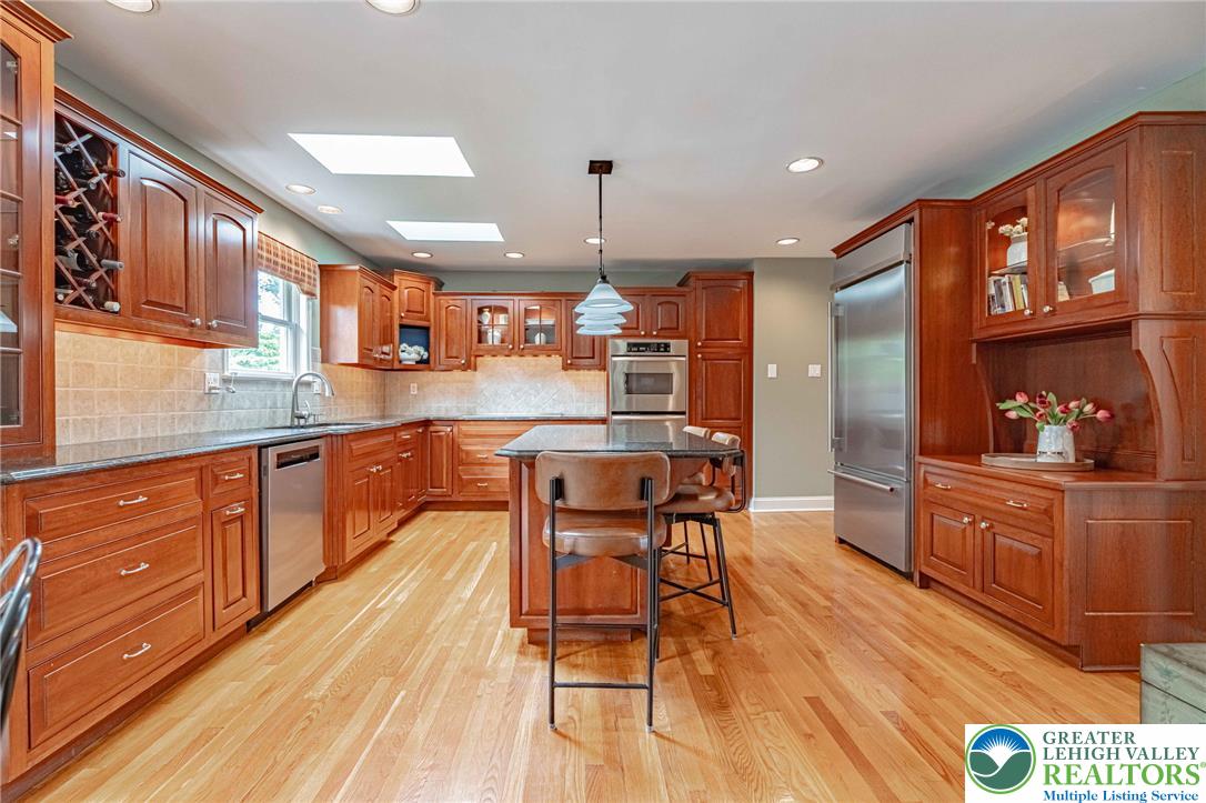 6301 Oakwood Circle