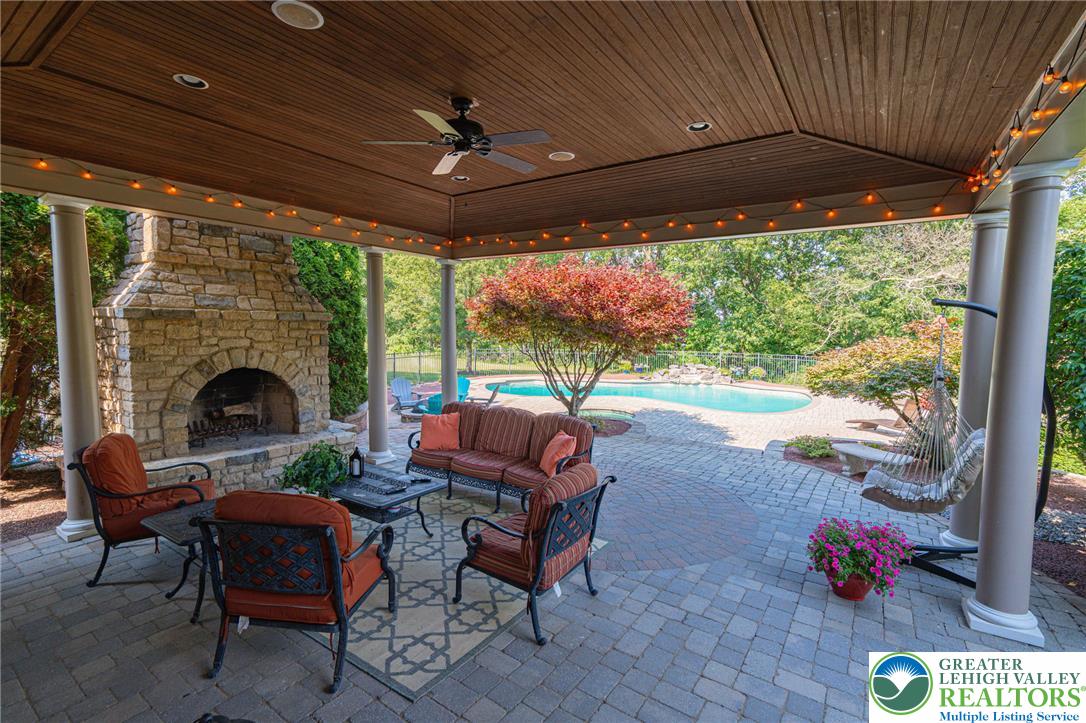 6301 Oakwood Circle