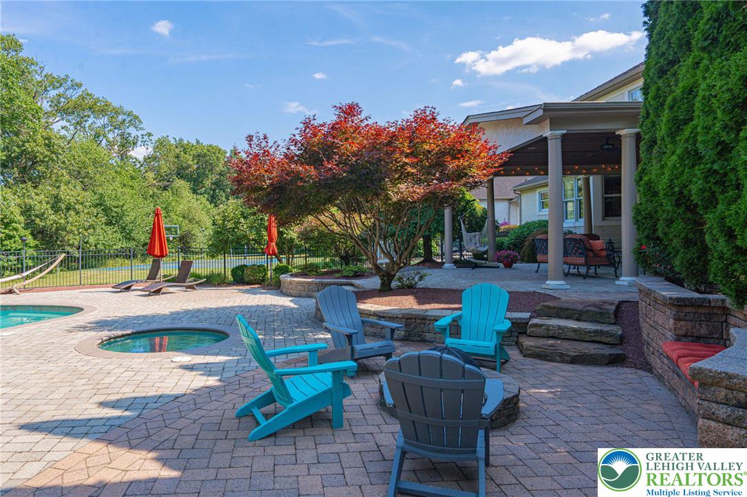 6301 Oakwood Circle